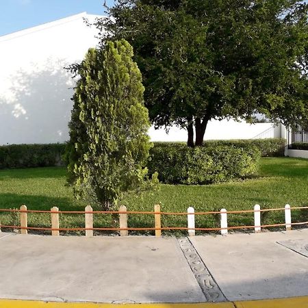 Airport Short & Long Term Express Almeria X Monterrei Exterior foto